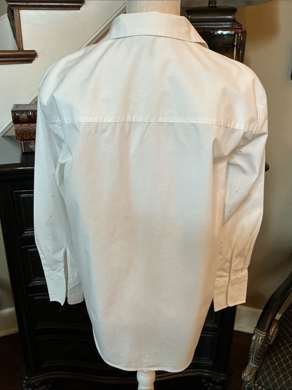 Vero Moda -Sz S-Classic White Women’s Button-Down Shirt with Subtle Stud Detail - Picture 2 of 12
